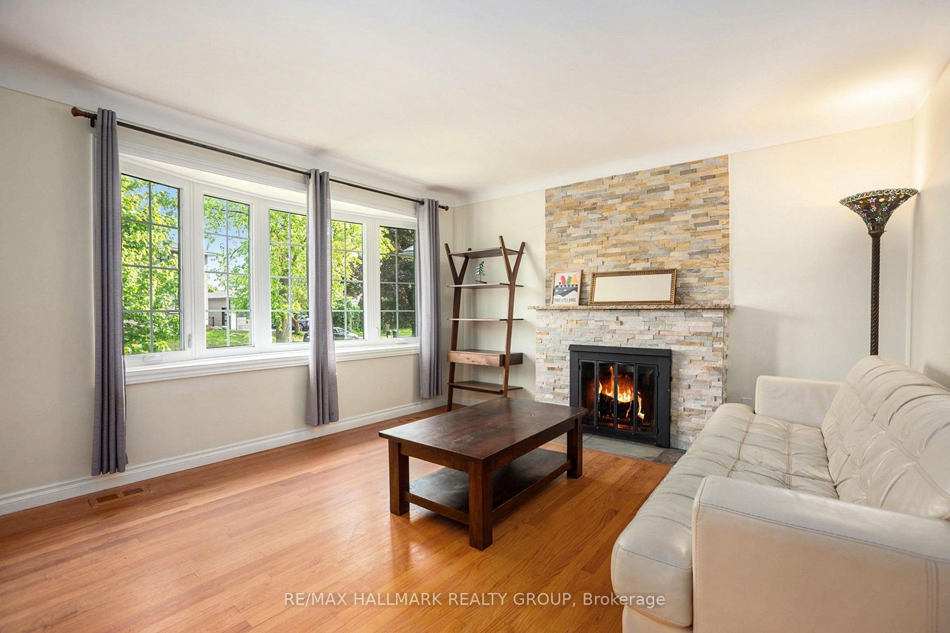 Photo 3 of 1304 Wesmar Drive, Ottawa, Alta Vista — HOMEH