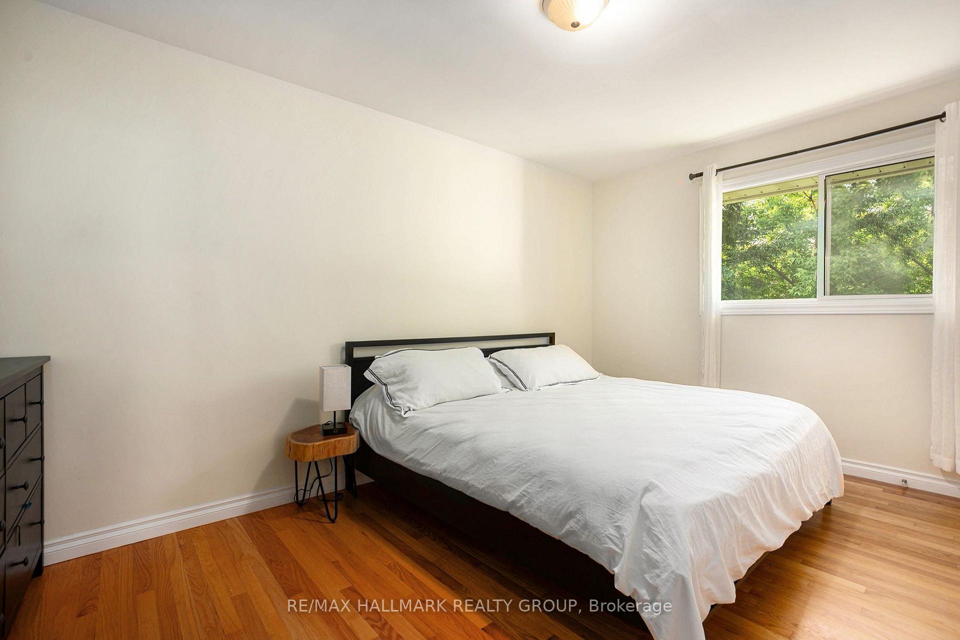 Photo 10 of 1304 Wesmar Drive, Ottawa, Alta Vista — HOMEH