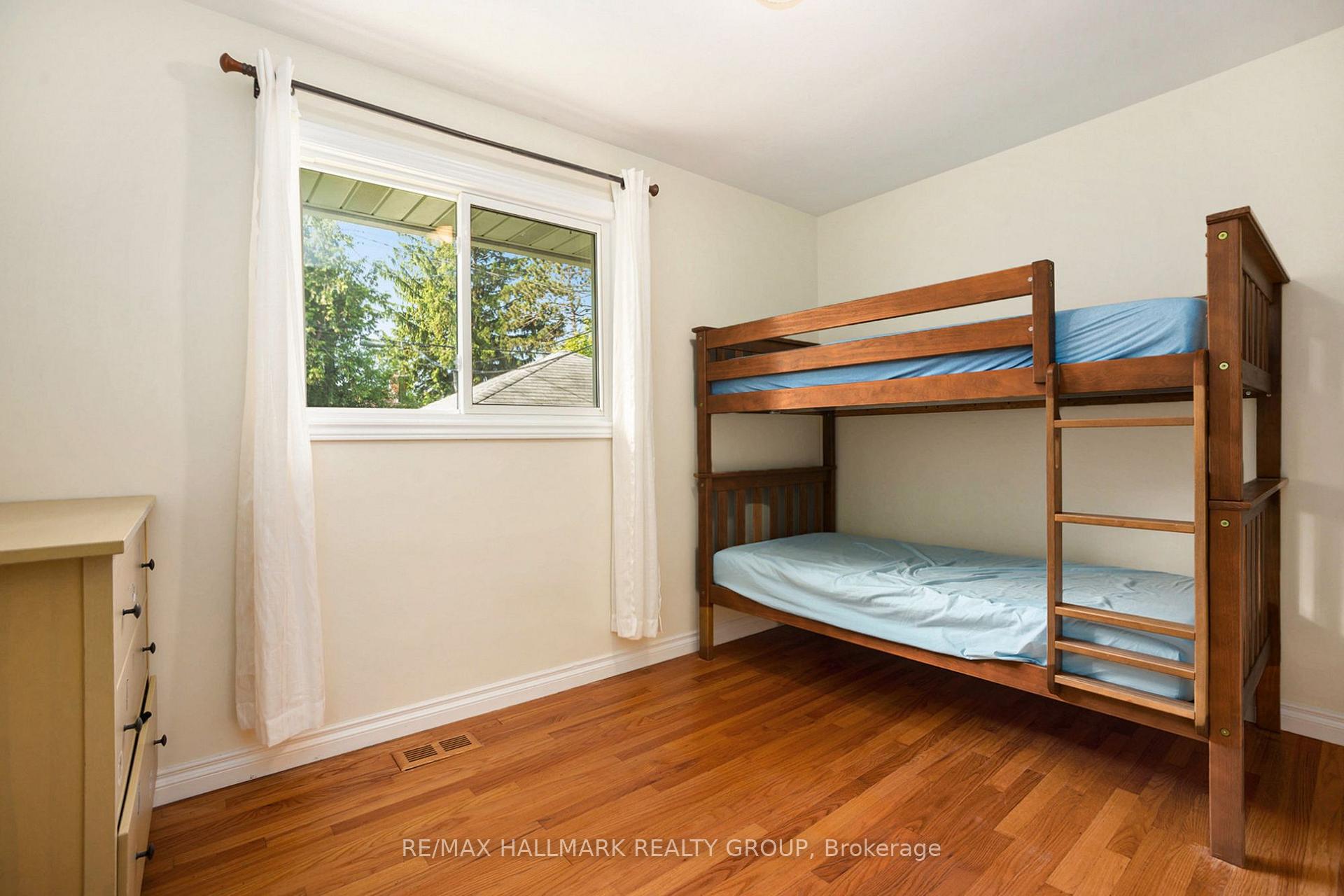 Photo 11 of 1304 Wesmar Drive, Ottawa, Alta Vista — HOMEH