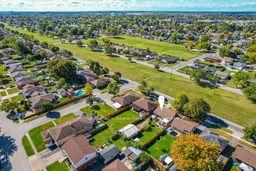 Photo 3 of 44 Golden Boulevard, Welland, Lincoln/Crowland — HOMEH