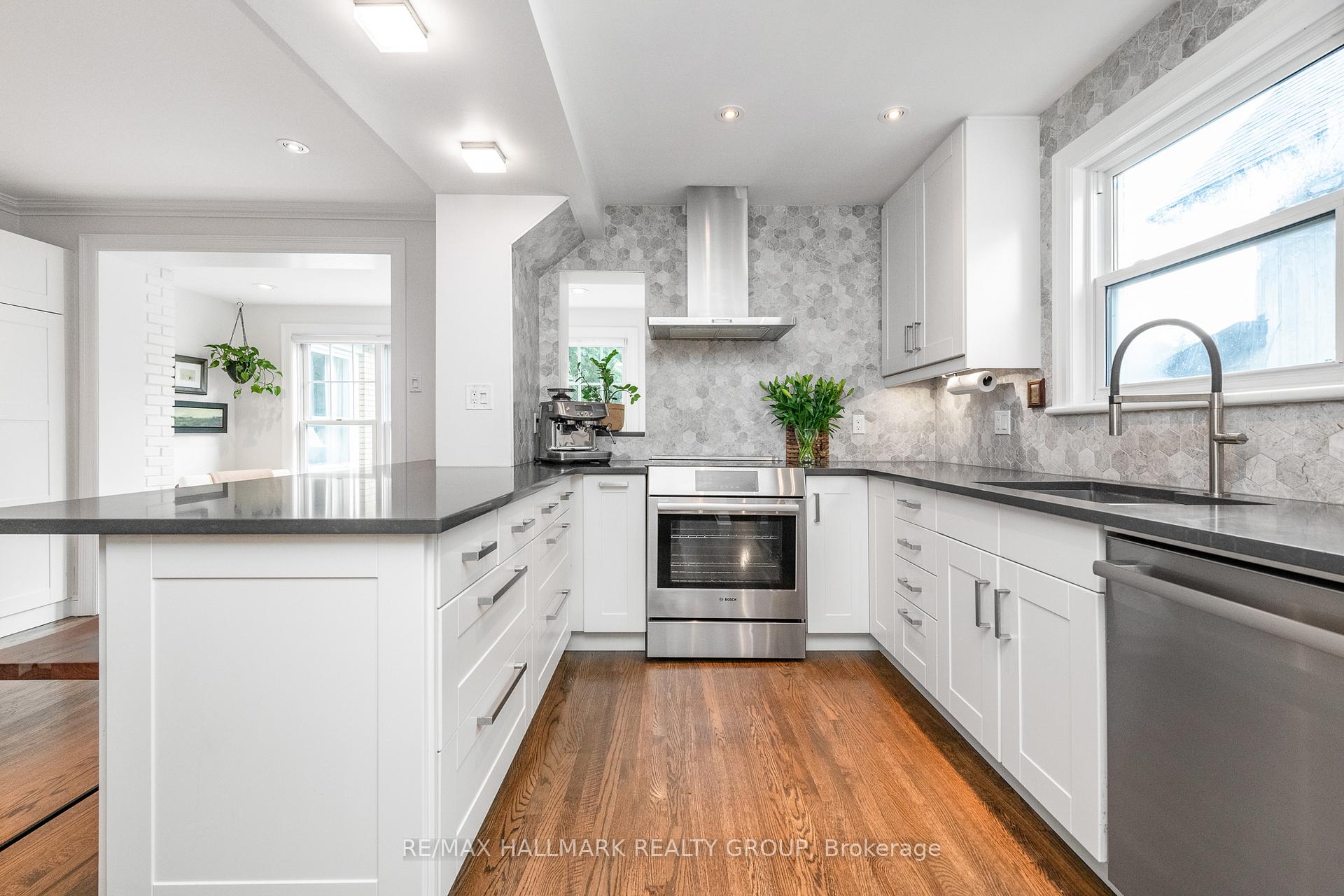 Photo 14 of 521 Athlone Avenue, Ottawa, Westboro/Hampton Park — HOMEH