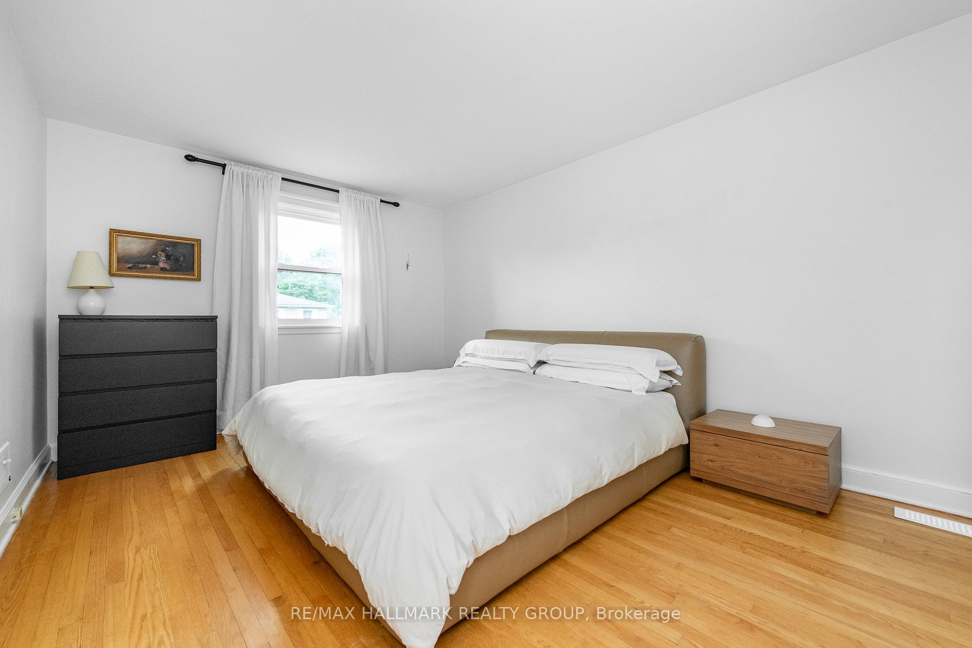 Photo 20 of 521 Athlone Avenue, Ottawa, Westboro/Hampton Park — HOMEH