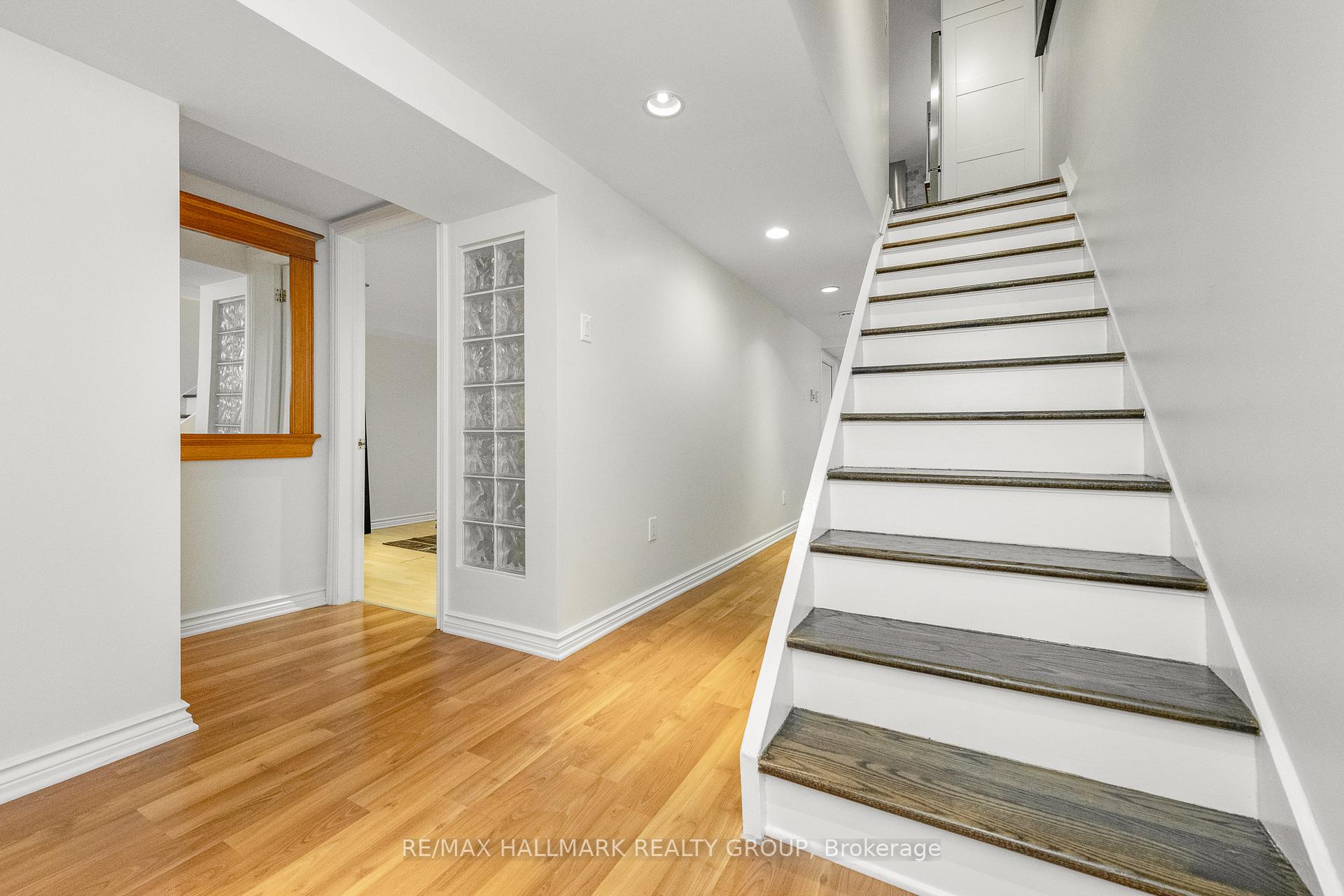 Photo 31 of 521 Athlone Avenue, Ottawa, Westboro/Hampton Park — HOMEH