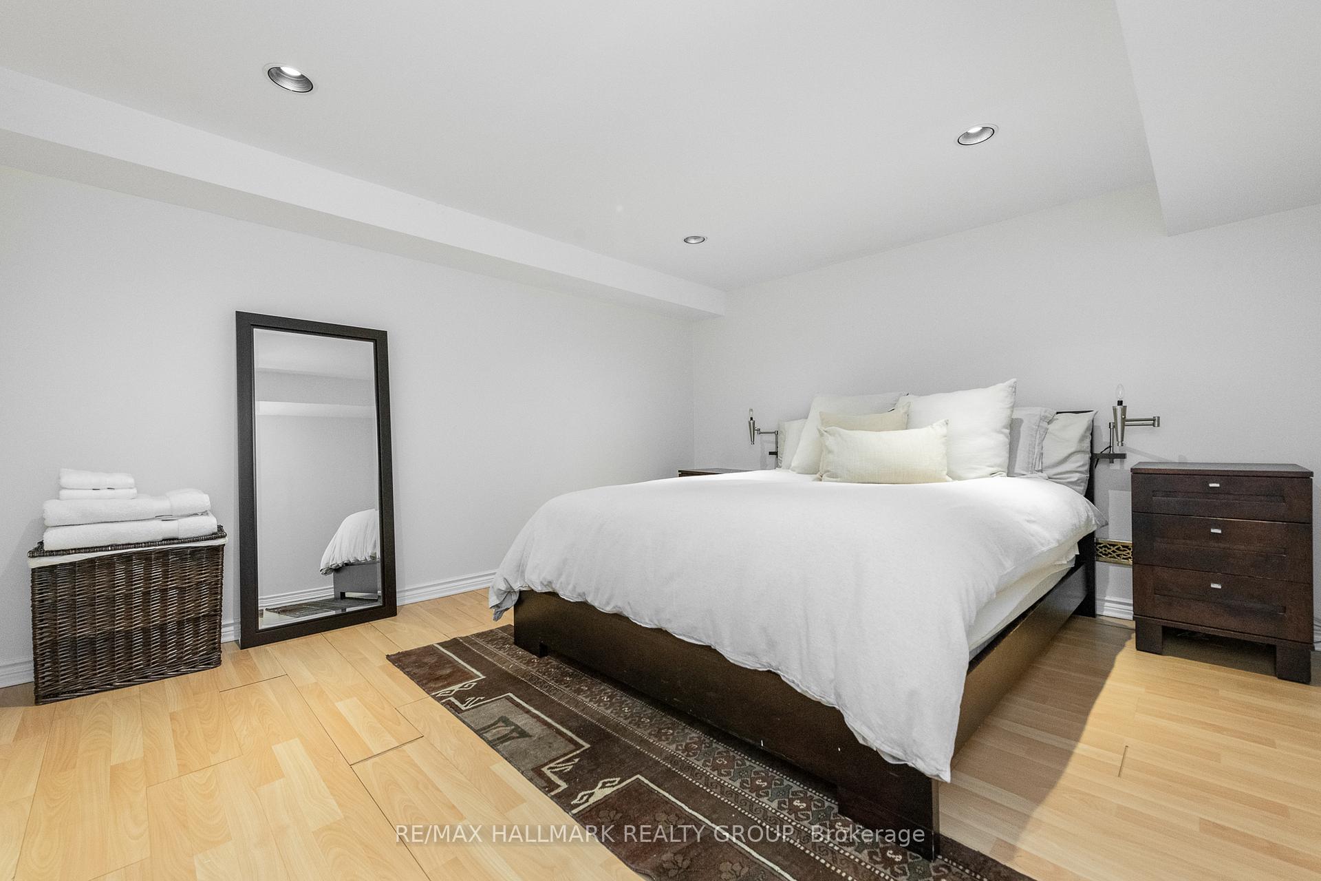 Photo 33 of 521 Athlone Avenue, Ottawa, Westboro/Hampton Park — HOMEH