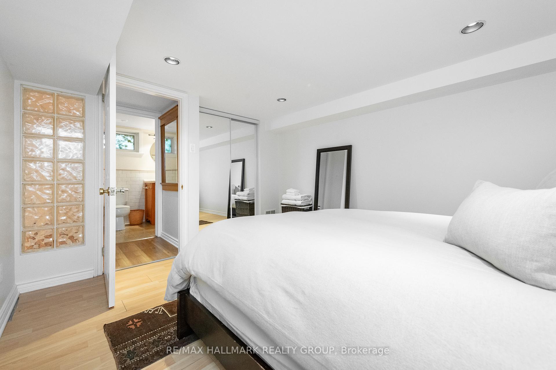Photo 34 of 521 Athlone Avenue, Ottawa, Westboro/Hampton Park — HOMEH