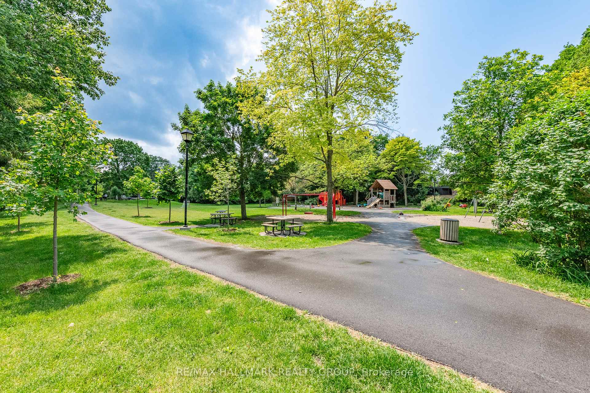 Photo 49 of 521 Athlone Avenue, Ottawa, Westboro/Hampton Park — HOMEH