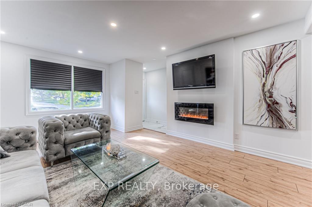 Photo 10 of Unit B, 100 Lillian Drive, Waterloo — HOMEH