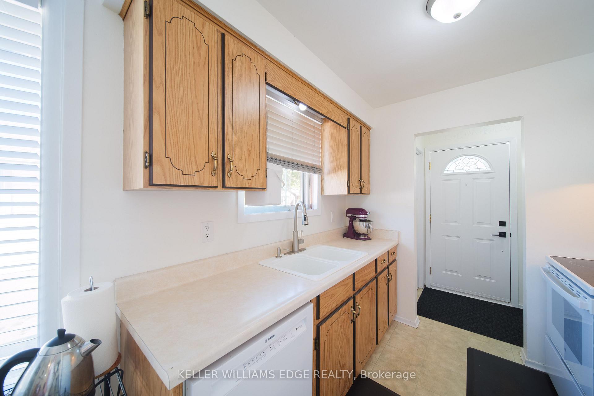 Photo 16 of 321 Gatfield Avenue, Welland, Lincoln/Crowland — HOMEH