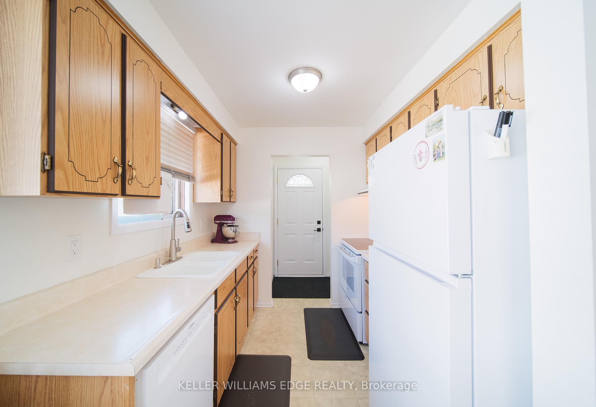Photo 17 of 321 Gatfield Avenue, Welland, Lincoln/Crowland — HOMEH