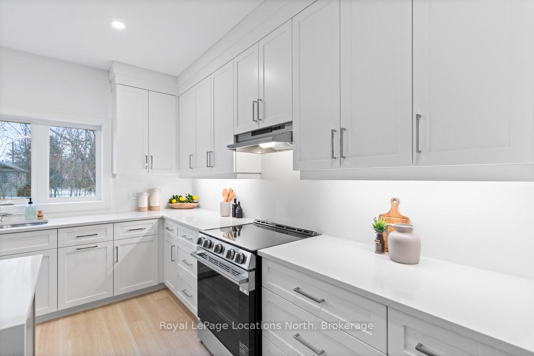 Photo 15 of 121 Emerson Way, West Grey — HOMEH
