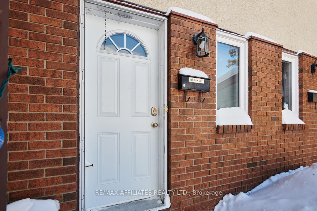 Photo 3 of 577 Seyton Drive, Ottawa, Westcliffe Estates — HOMEH