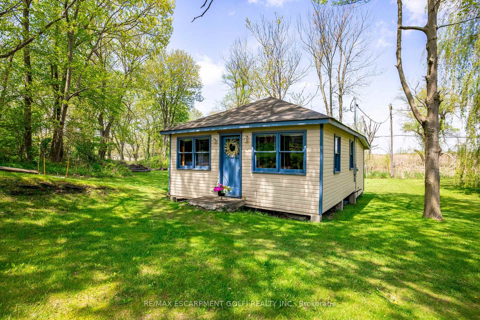 Photo 2 of 10340 Lakeshore Road, Wainfleet, Lakeshore — HOMEH