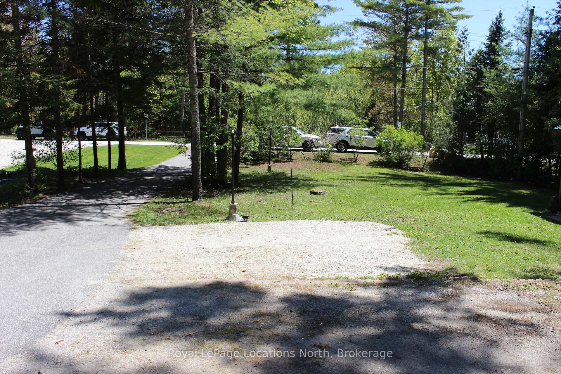 Photo 4 of 30 Earl Street, Wasaga Beach — HOMEH