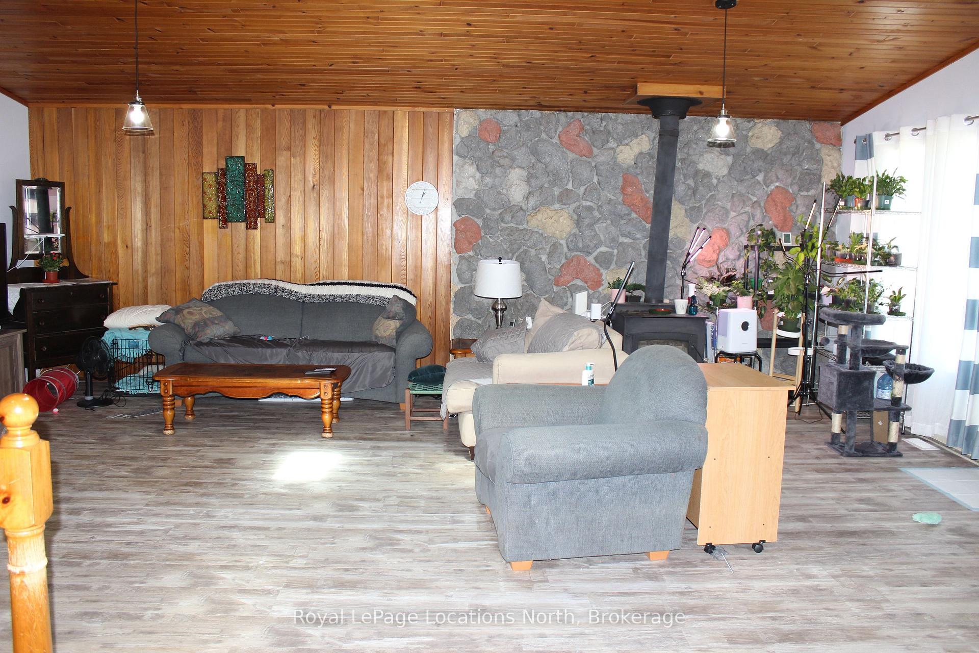 Photo 8 of 30 Earl Street, Wasaga Beach — HOMEH