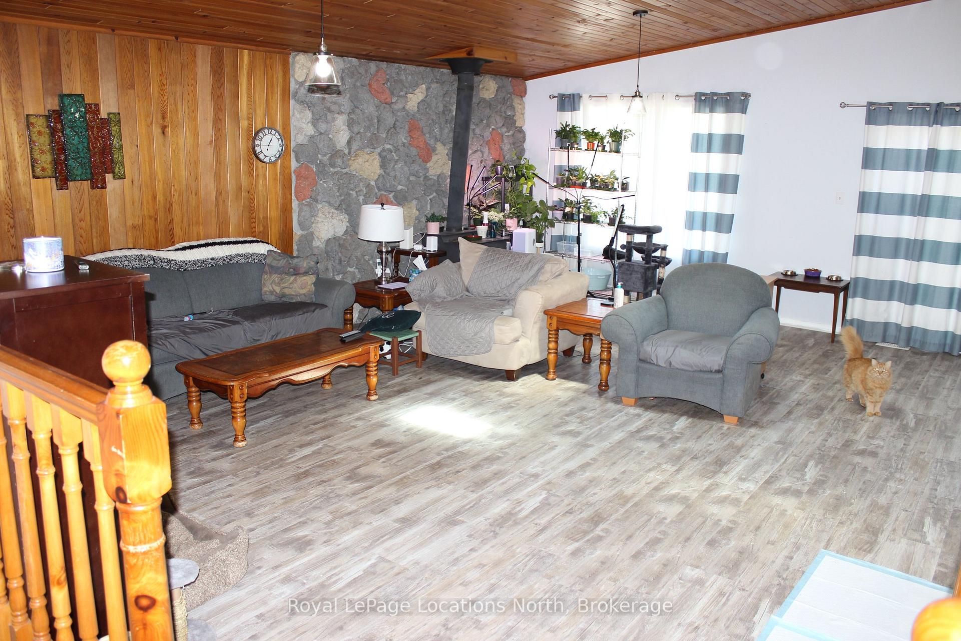 Photo 11 of 30 Earl Street, Wasaga Beach — HOMEH