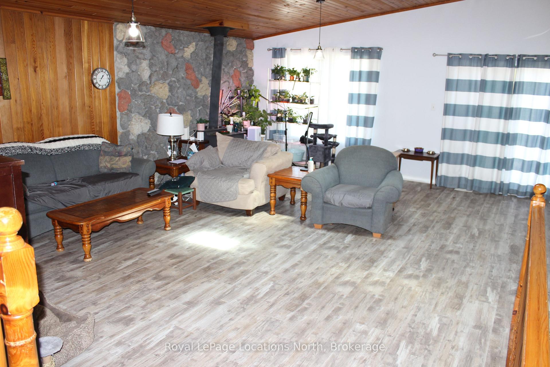 Photo 13 of 30 Earl Street, Wasaga Beach — HOMEH