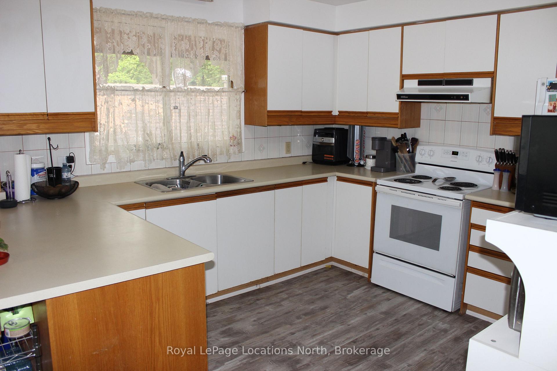Photo 27 of 30 Earl Street, Wasaga Beach — HOMEH