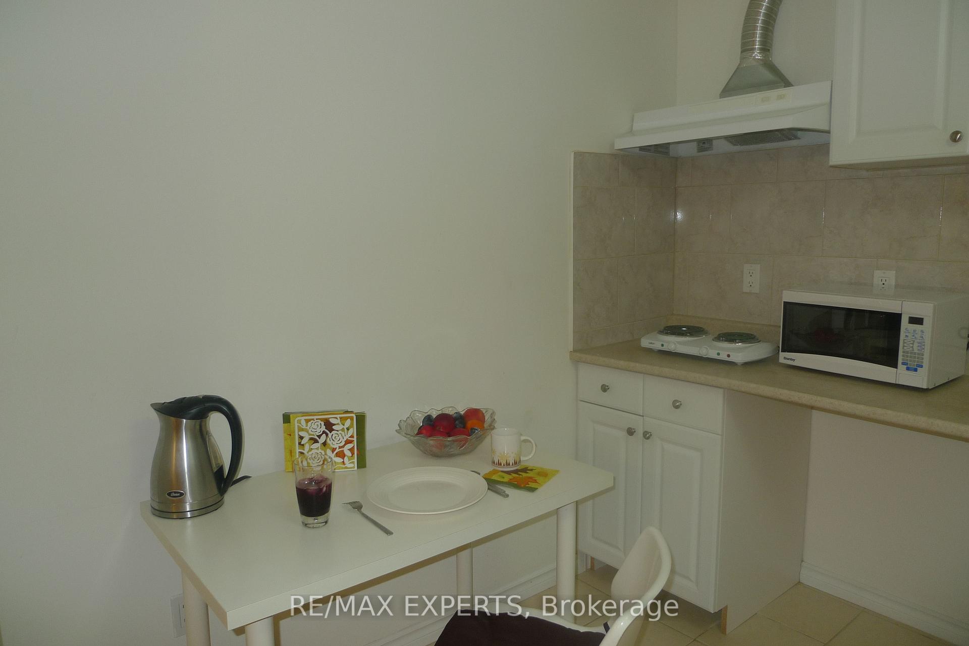Photo 4 of 16 Gamla Road, Vaughan, Patterson — HOMEH