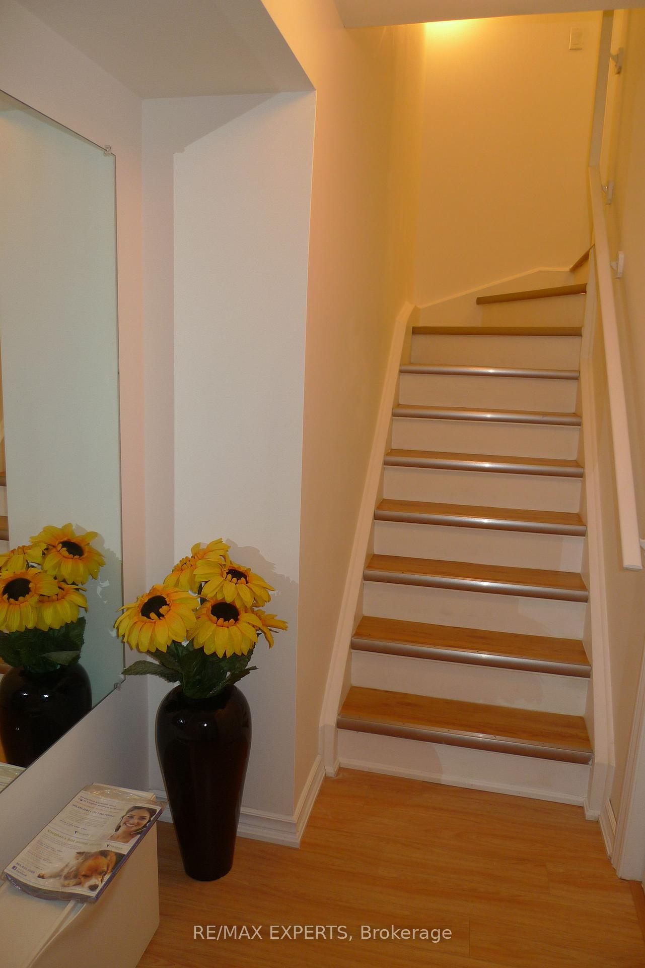 Photo 9 of 16 Gamla Road, Vaughan, Patterson — HOMEH