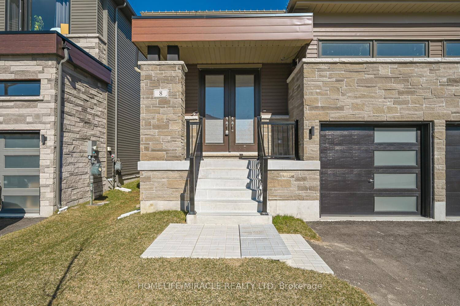 Photo 4 of 8 Beatrice Drive, Wasaga Beach — HOMEH