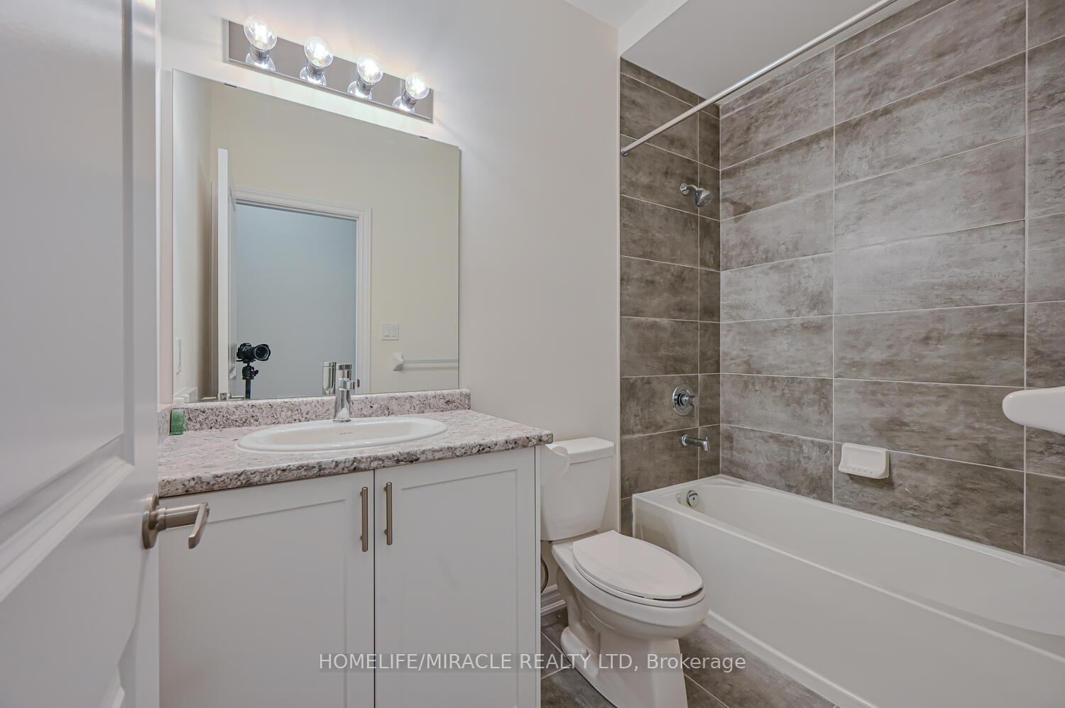 Photo 16 of 8 Beatrice Drive, Wasaga Beach — HOMEH