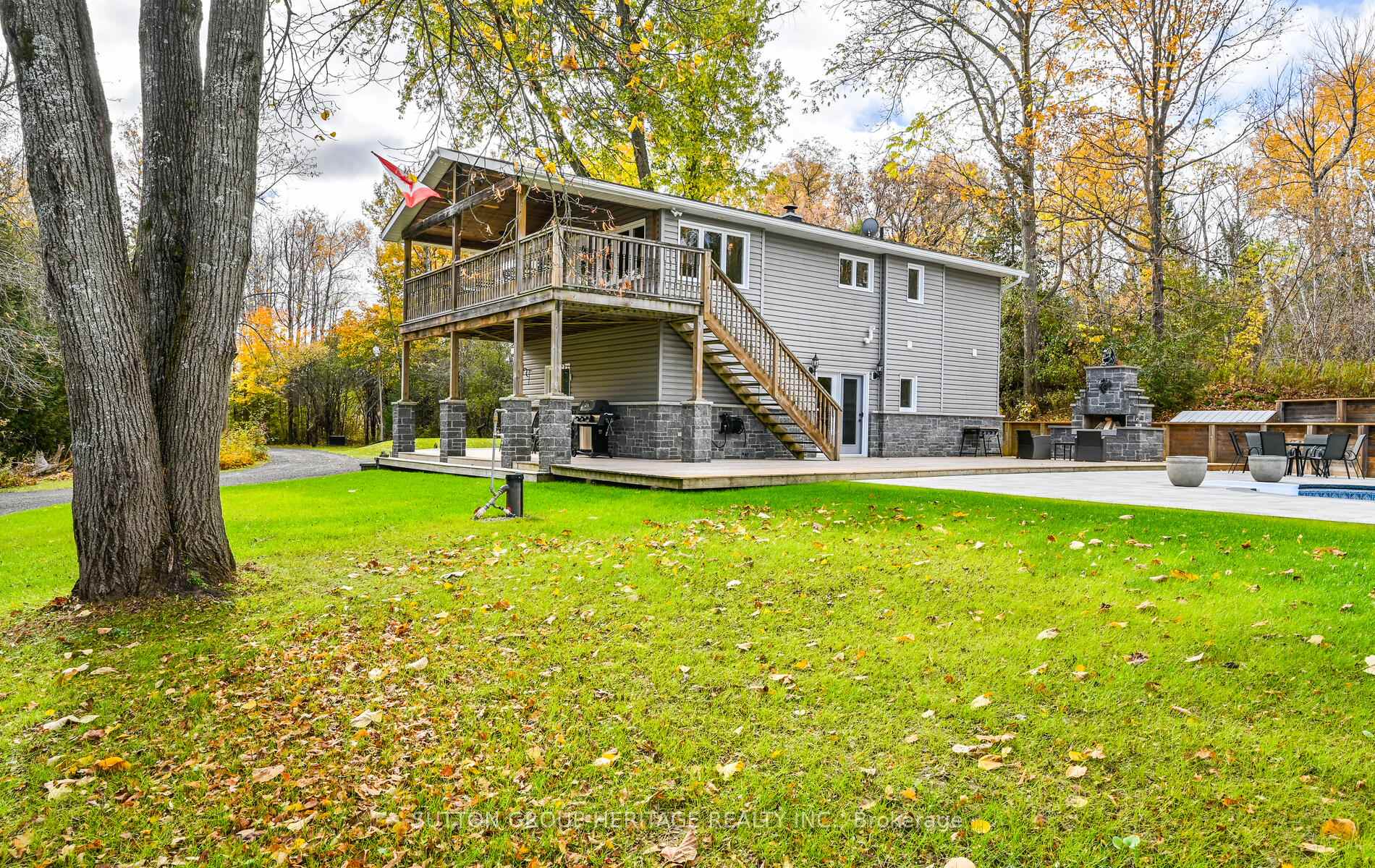 Photo 3 of 728 Sandford Road, Uxbridge, Rural Uxbridge — HOMEH