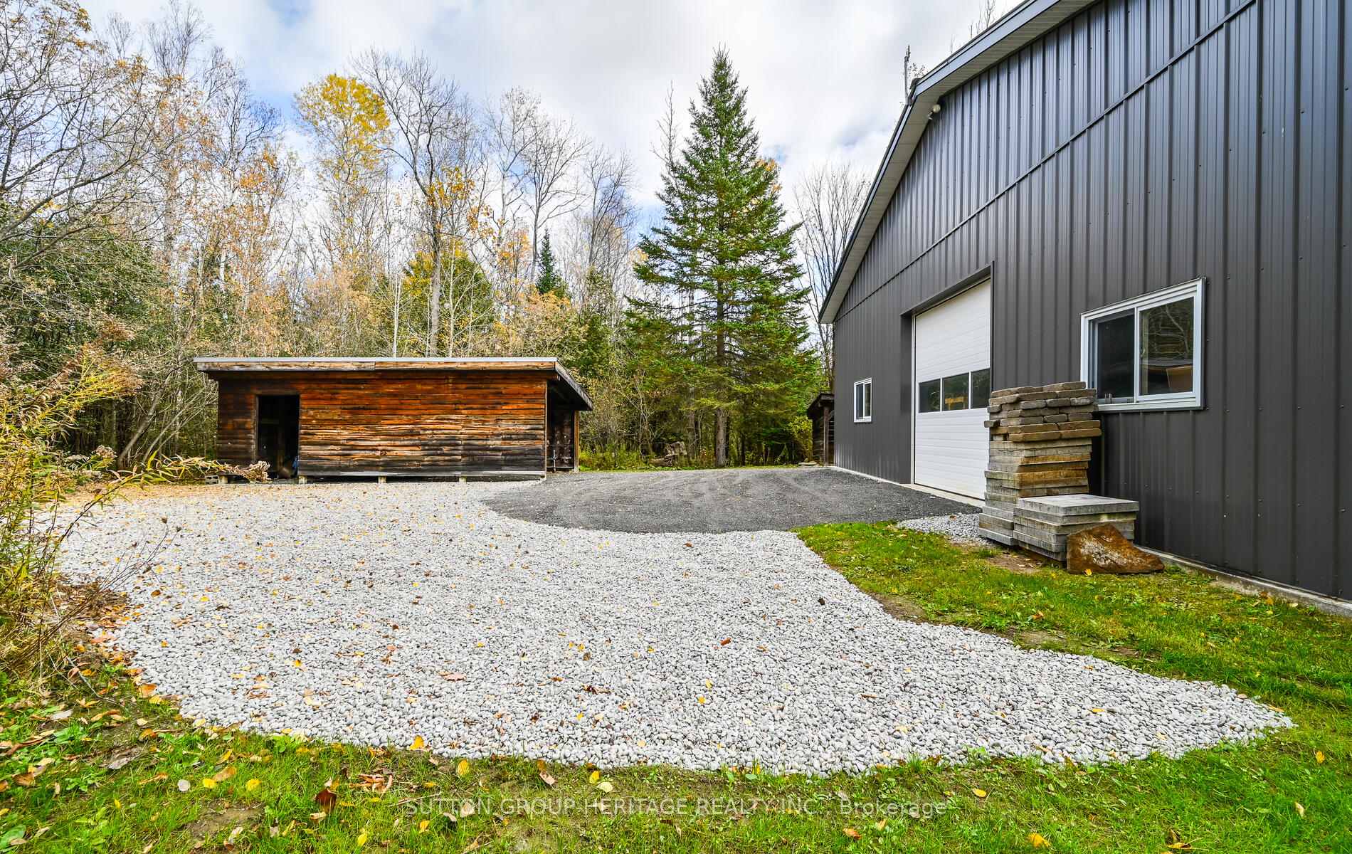 Photo 4 of 728 Sandford Road, Uxbridge, Rural Uxbridge — HOMEH