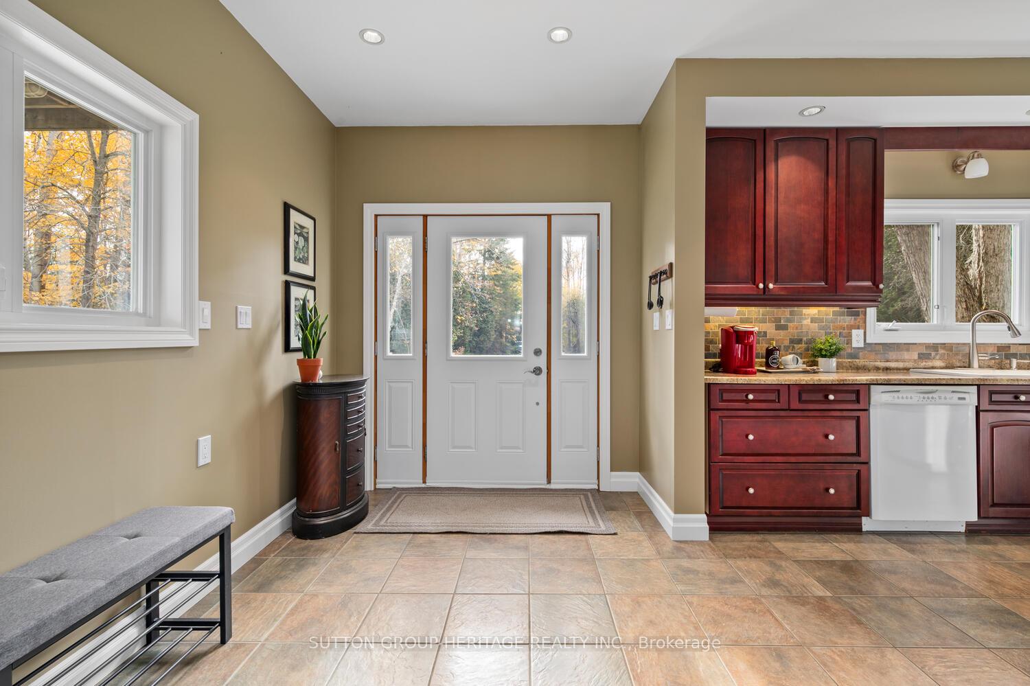 Photo 5 of 728 Sandford Road, Uxbridge, Rural Uxbridge — HOMEH