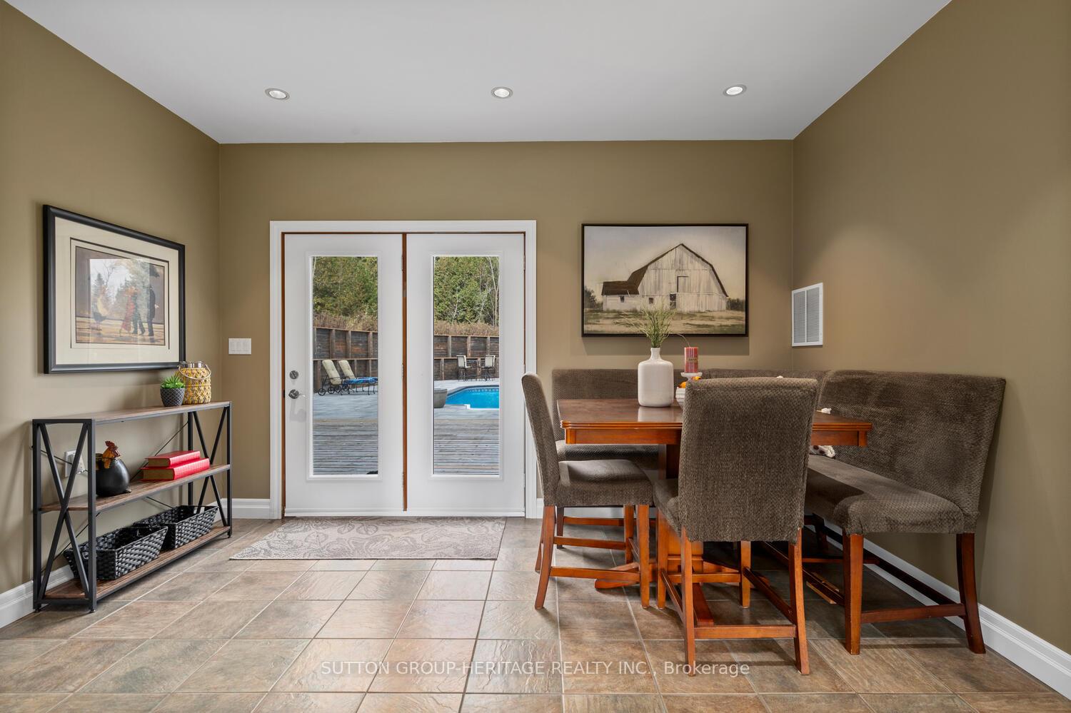 Photo 7 of 728 Sandford Road, Uxbridge, Rural Uxbridge — HOMEH