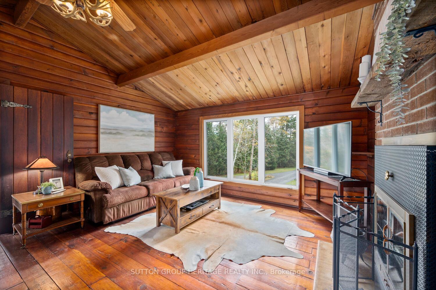 Photo 10 of 728 Sandford Road, Uxbridge, Rural Uxbridge — HOMEH