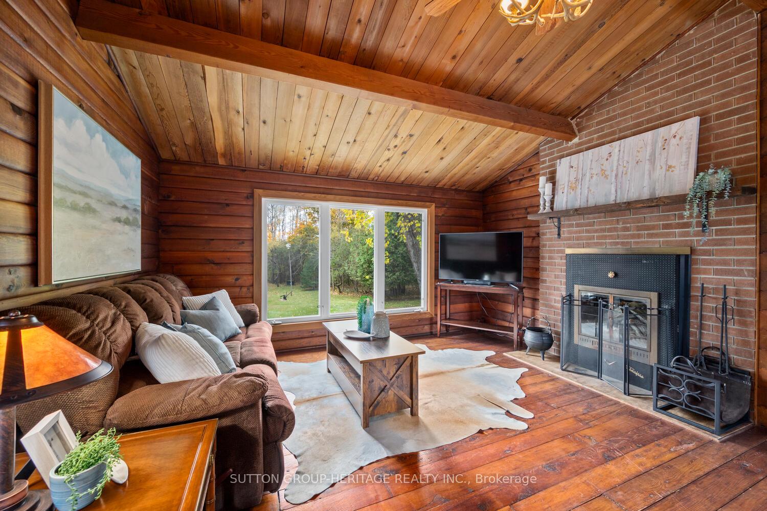 Photo 11 of 728 Sandford Road, Uxbridge, Rural Uxbridge — HOMEH