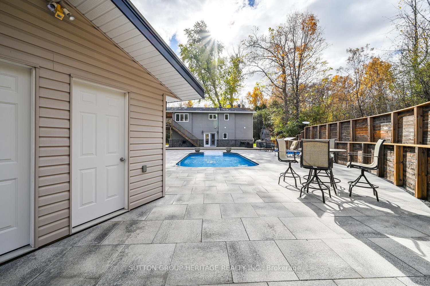 Photo 33 of 728 Sandford Road, Uxbridge, Rural Uxbridge — HOMEH