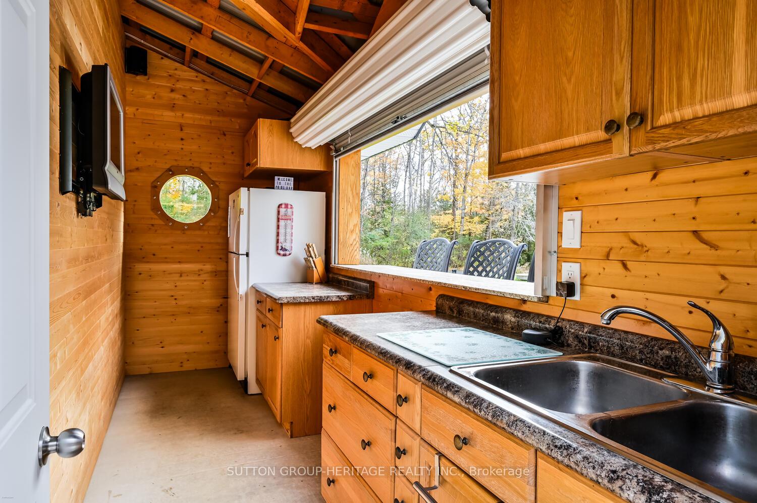 Photo 35 of 728 Sandford Road, Uxbridge, Rural Uxbridge — HOMEH