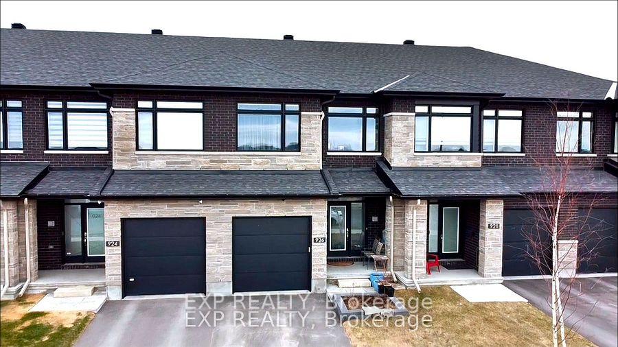 Front of 926 Brian Good Avenue