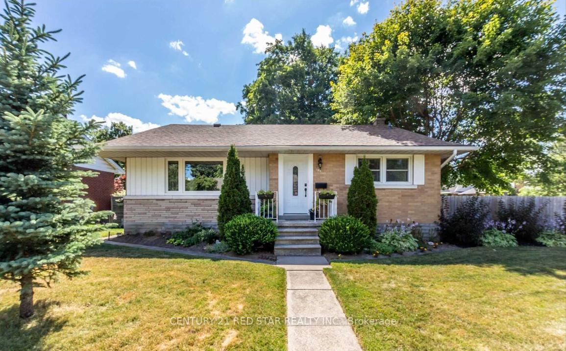 Front of 107 Ellis Crescent S