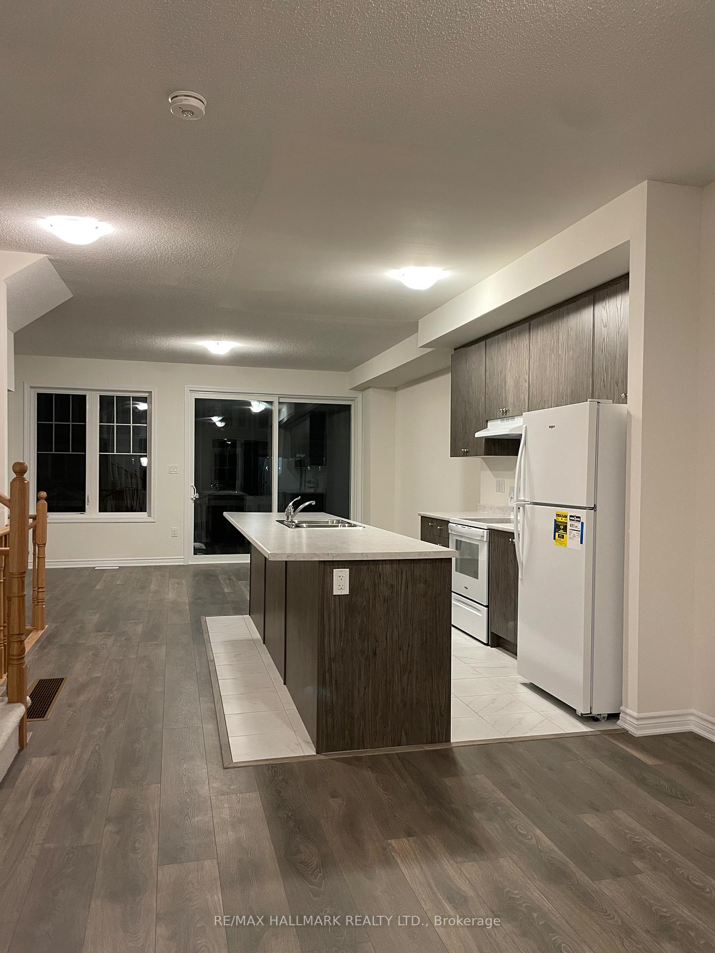 Photo 2 of 15 Lana Circle, Wasaga Beach — HOMEH