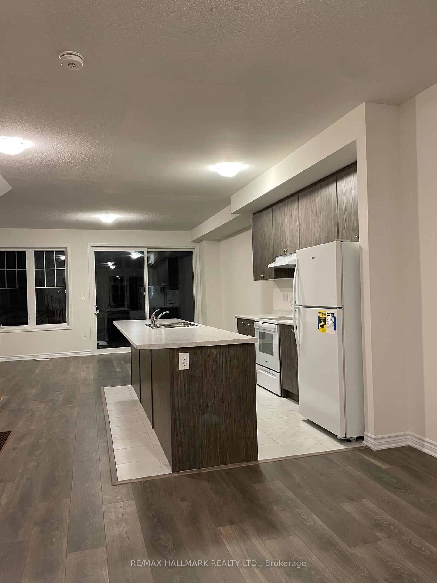 Photo 3 of 15 Lana Circle, Wasaga Beach — HOMEH