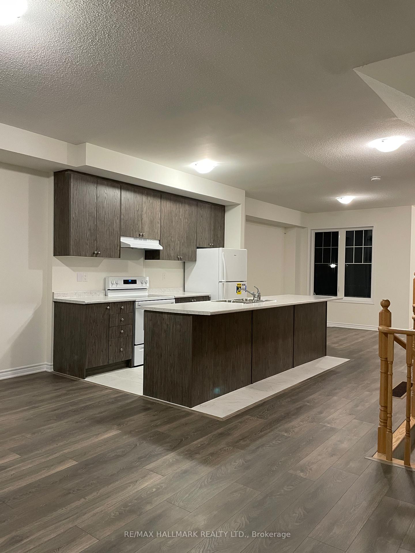 Photo 4 of 15 Lana Circle, Wasaga Beach — HOMEH