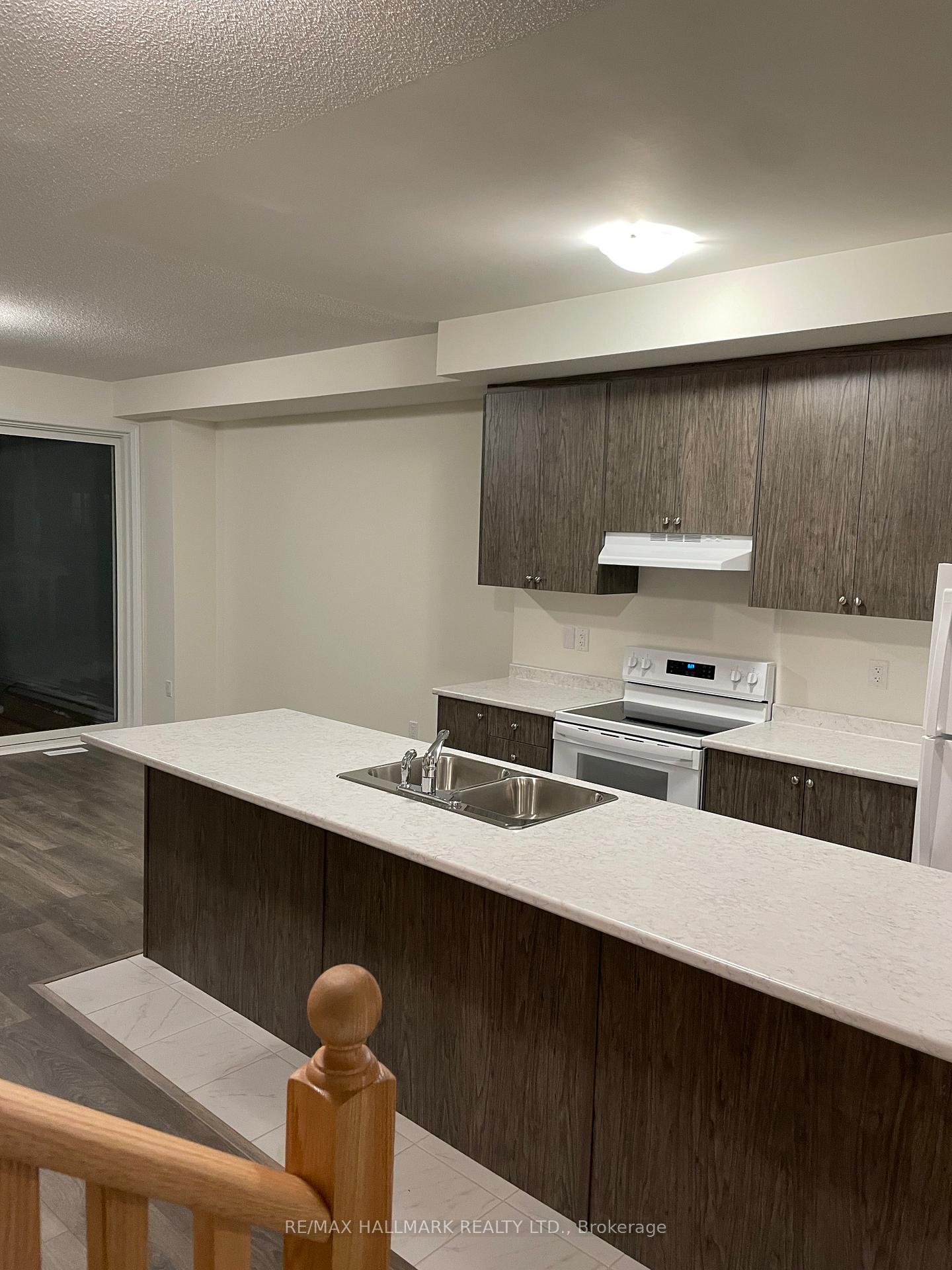 Photo 5 of 15 Lana Circle, Wasaga Beach — HOMEH