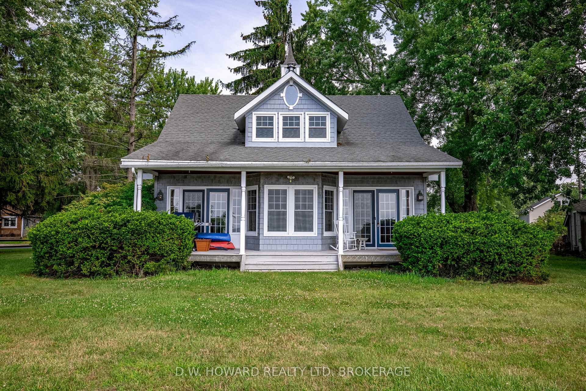 Front of 11137 Churchill Avenue