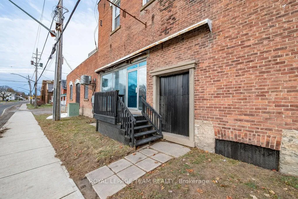 Photo 3 of 4 Elgin Street, Arnprior — HOMEH