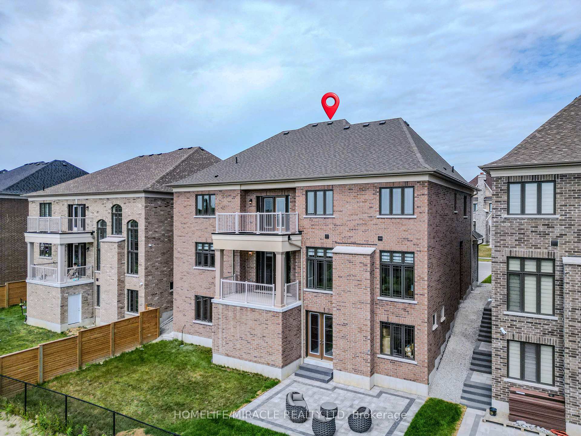 Photo 3 of 92 Appleyard Avenue, Vaughan, Kleinburg — HOMEH
