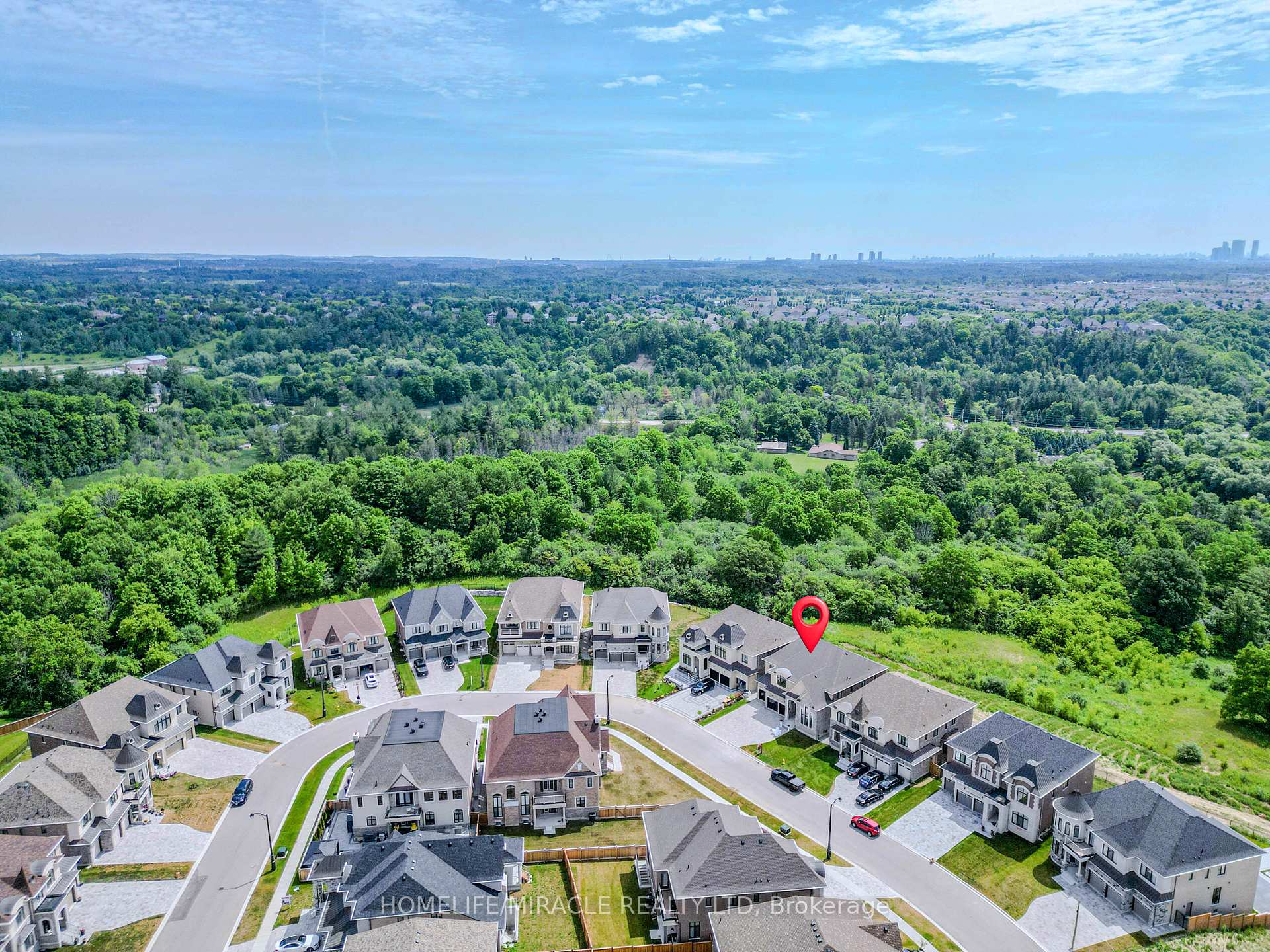 Photo 4 of 92 Appleyard Avenue, Vaughan, Kleinburg — HOMEH