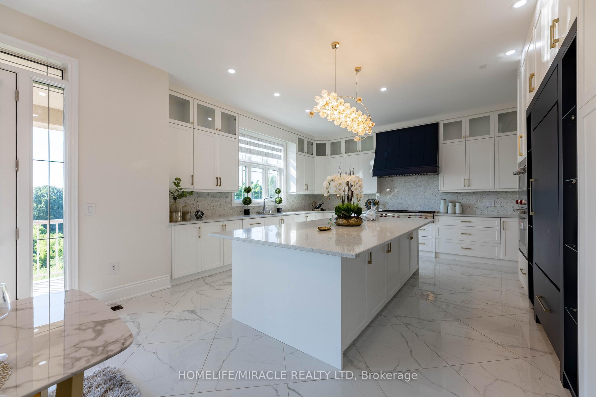 Photo 15 of 92 Appleyard Avenue, Vaughan, Kleinburg — HOMEH
