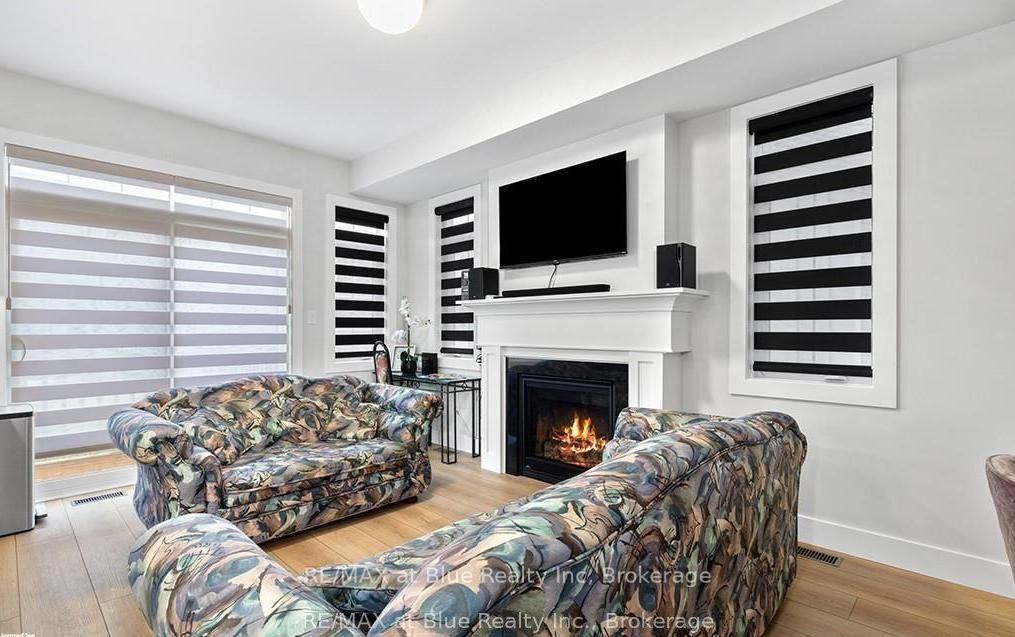 Photo 9 of 123 Black Willow Crescent, Blue Mountains — HOMEH