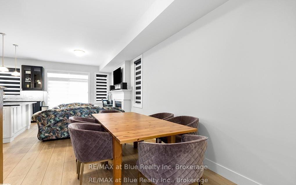 Photo 10 of 123 Black Willow Crescent, Blue Mountains — HOMEH