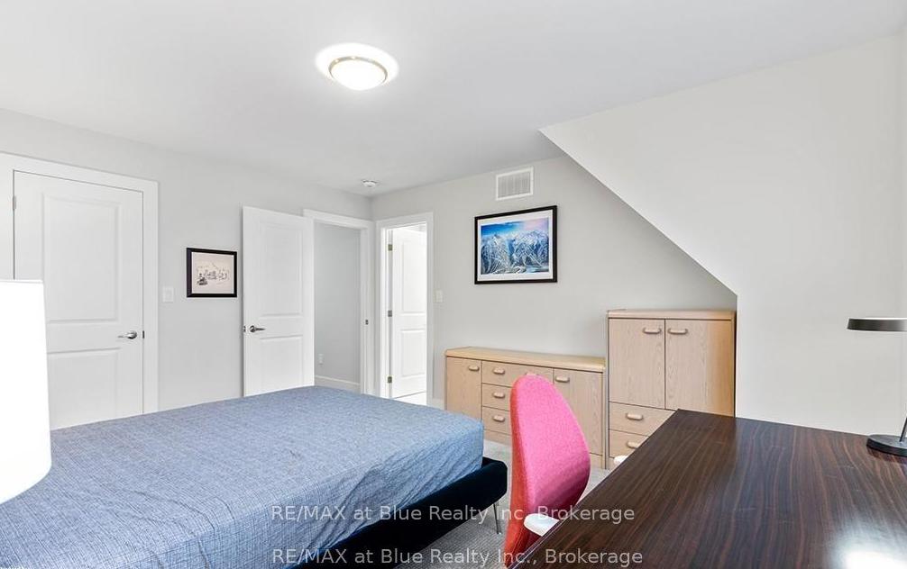 Photo 21 of 123 Black Willow Crescent, Blue Mountains — HOMEH