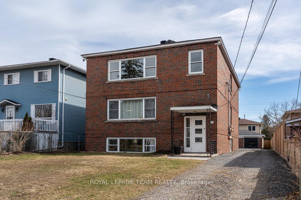 Front of 663 Tweedsmuir Avenue