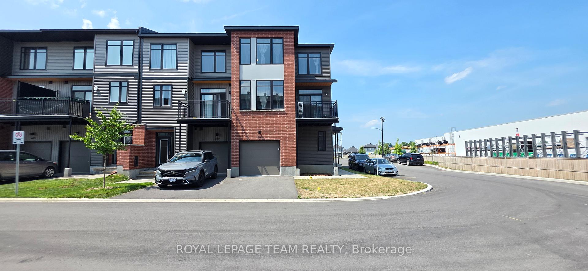 Photo 8 of 657 Corporal Private, Ottawa, Blossom Park/Kemp Park/Findlay Creek — HOMEH