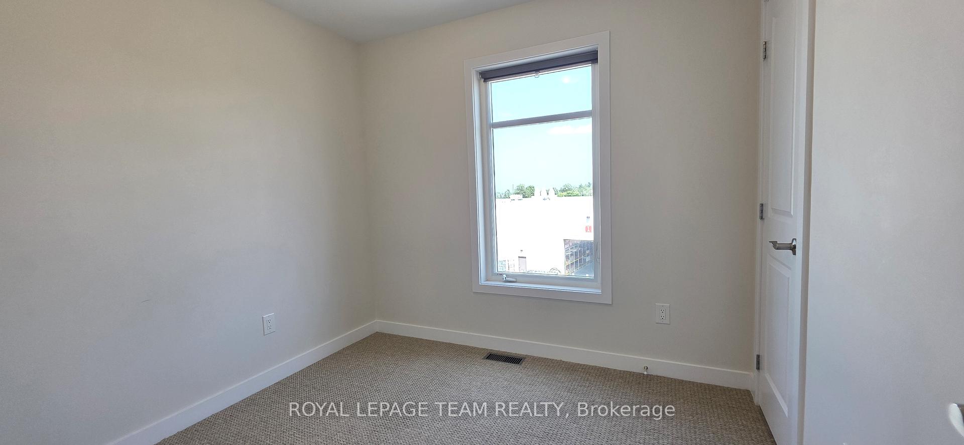 Photo 17 of 657 Corporal Private, Ottawa, Blossom Park/Kemp Park/Findlay Creek — HOMEH